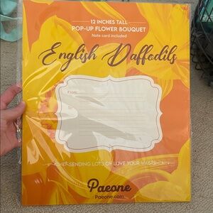 Paone English Daffodils Pop-Up Flower Bouquet